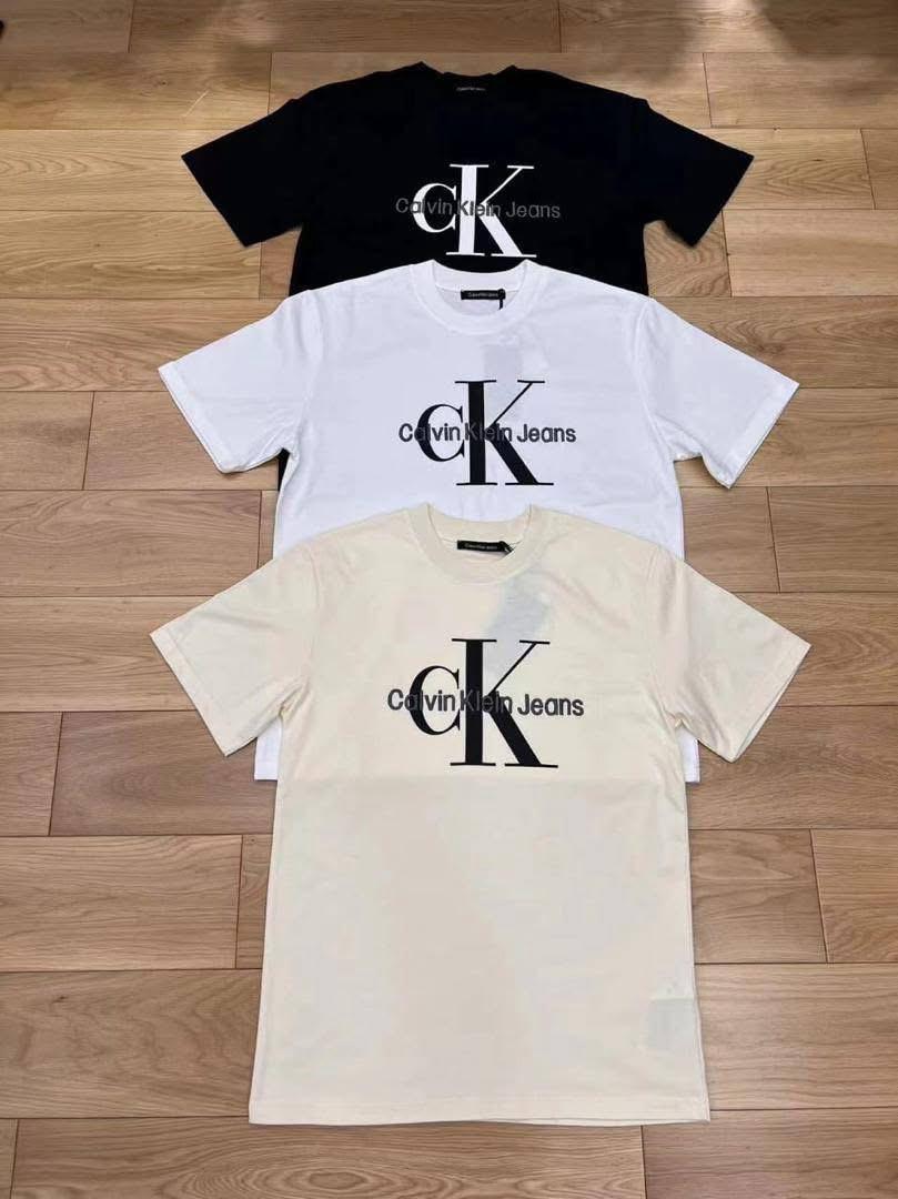 Calvin Klein T-shirt